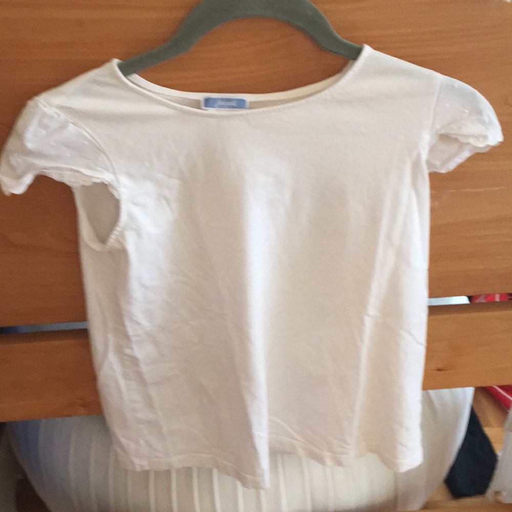 A super cute white tee!